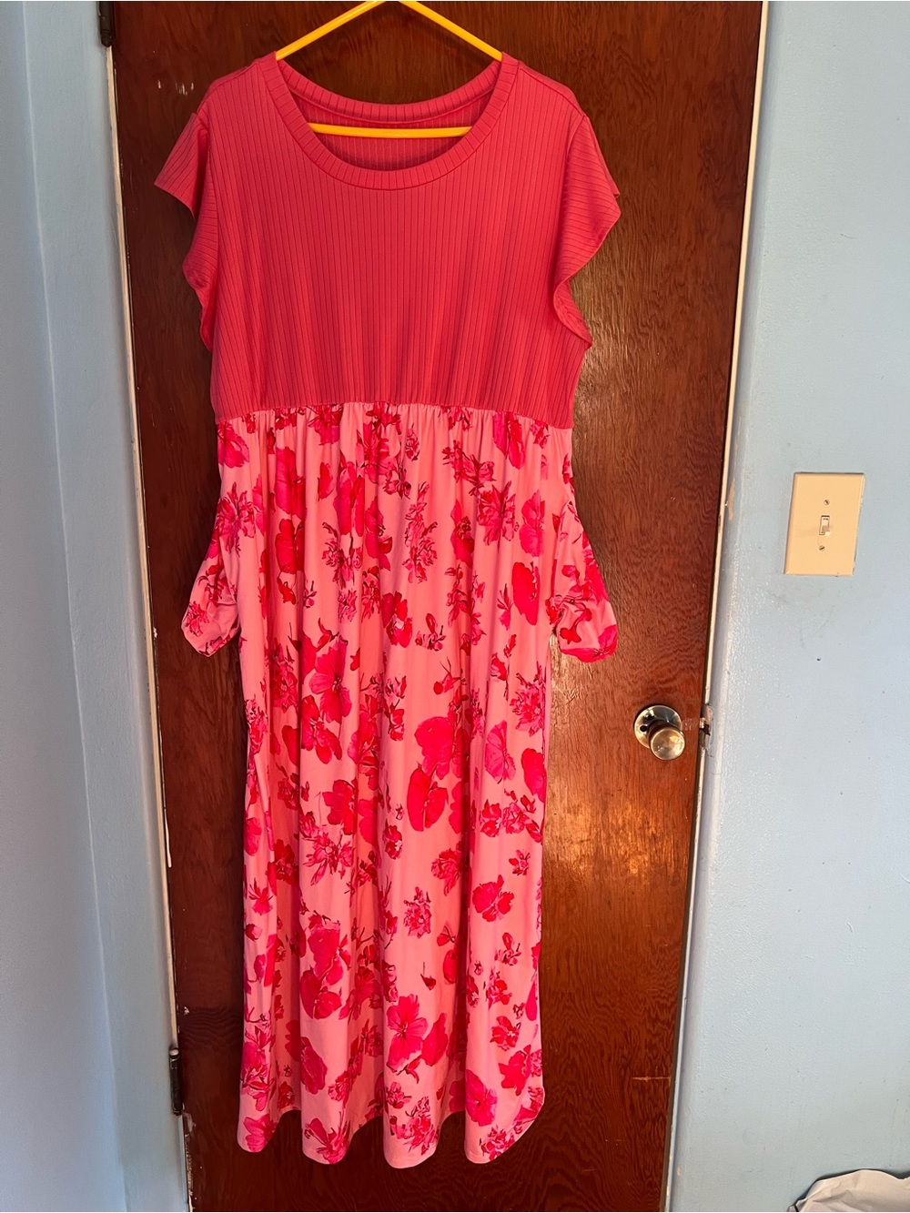 Women's Pink Floral Maxi Dress with Ribbed Bodice And Pockets
